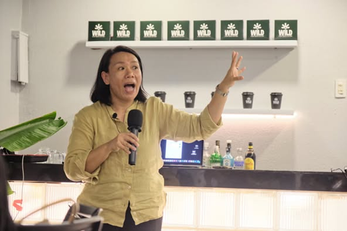 makati-barstool-cheryl